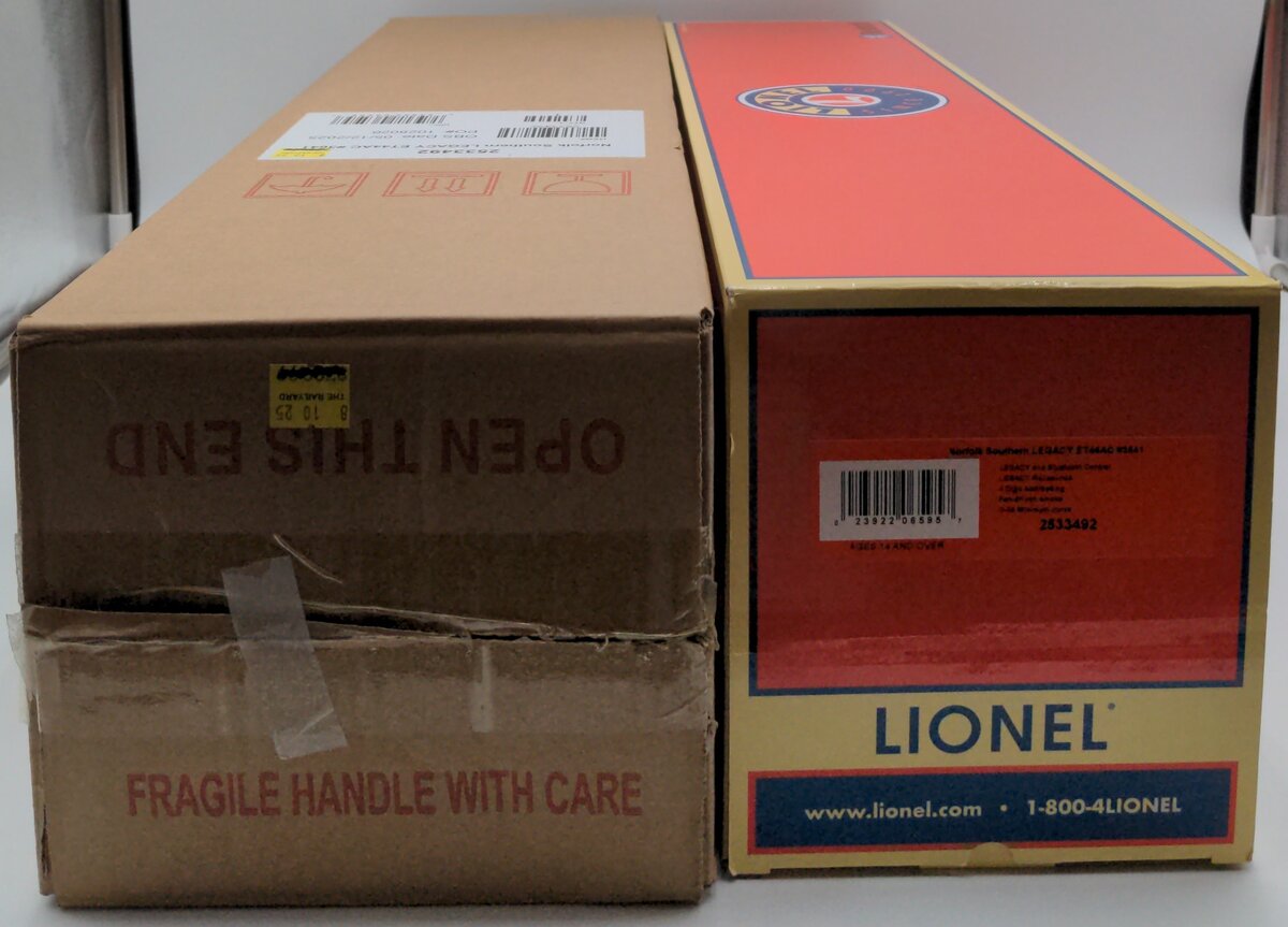 Lionel 2533492 O Norfolk Southern BTO ET44AC Diesel Locomotive #3641 LN/Box