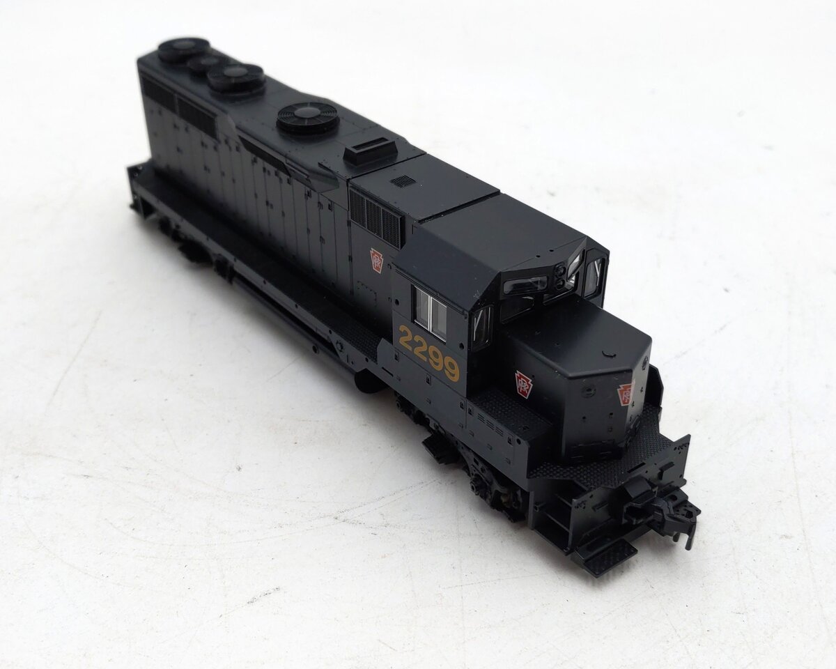 Kato 37-029 HO Scale Pennsylvania GP35 Powered Diesel Locomotive #2299 LN/Box