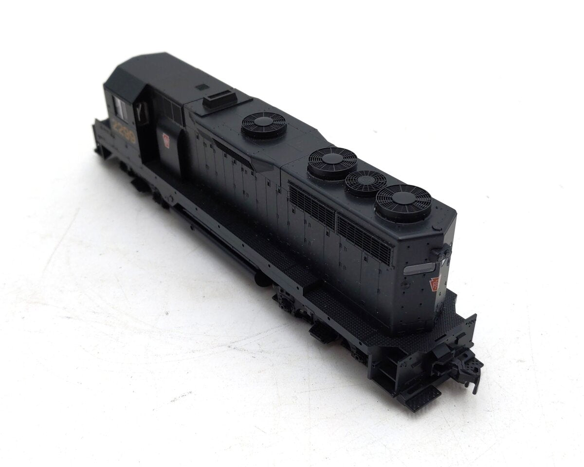 Kato 37-029 HO Scale Pennsylvania GP35 Powered Diesel Locomotive #2299 LN/Box