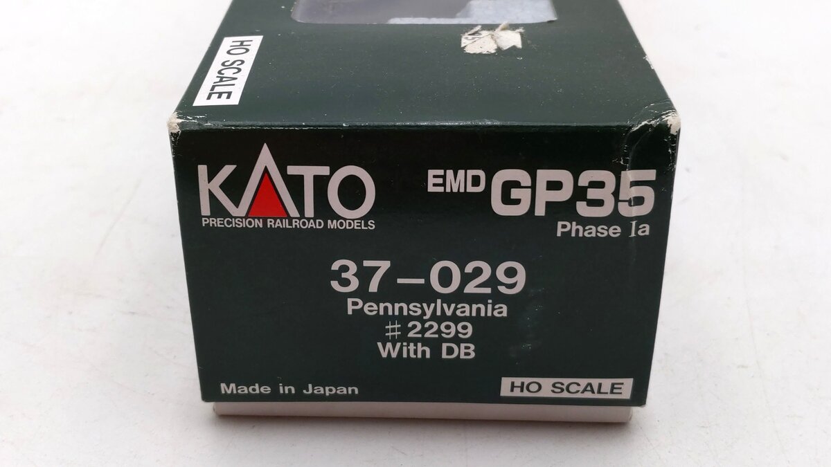 Kato 37-029 HO Scale Pennsylvania GP35 Powered Diesel Locomotive #2299 LN/Box