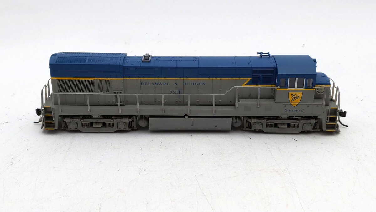 Atlas 8658 HO Scale Delaware & Hudson GE U23B Diesel #2310 w/DCC - Custom/Box