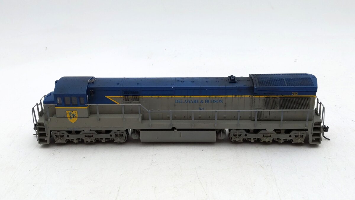 Atlas 8515 HO Scale Delaware & Hudson Weathered U33C Diesel #762 w/DCC/Box