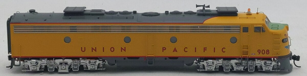 Walthers 920-42378 HO Union Pacific EMD E9A Diesel Locomotive #908 w/ DCC