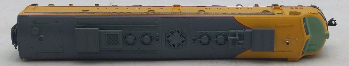 Walthers 920-42378 HO Union Pacific EMD E9A Diesel Locomotive #908 w/ DCC