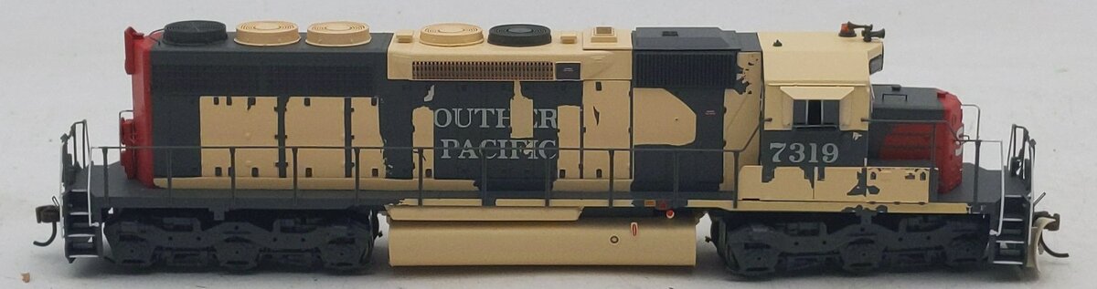 Athearn 86829 HO SP/Desert Storm RTR SD40R Diesel Locomotive DCC & Sound #7319