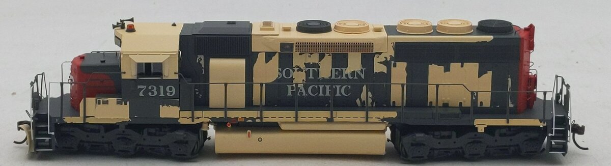 Athearn 86829 HO SP/Desert Storm RTR SD40R Diesel Locomotive DCC & Sound #7319
