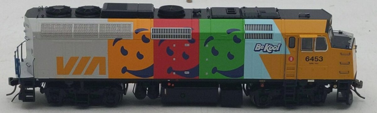 Rapido Trains 80557 HO VIA Kool-Aid EMD F40PH-2D Diesel Loco Sound/DC/DCC #6453