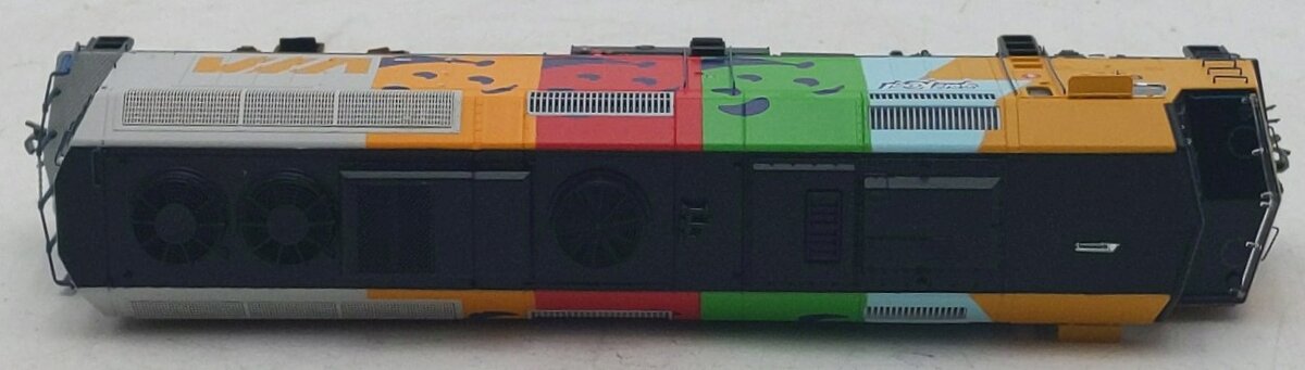 Rapido Trains 80557 HO VIA Kool-Aid EMD F40PH-2D Diesel Loco Sound/DC/DCC #6453
