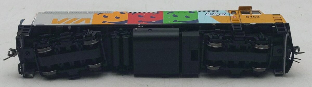 Rapido Trains 80557 HO VIA Kool-Aid EMD F40PH-2D Diesel Loco Sound/DC/DCC #6453