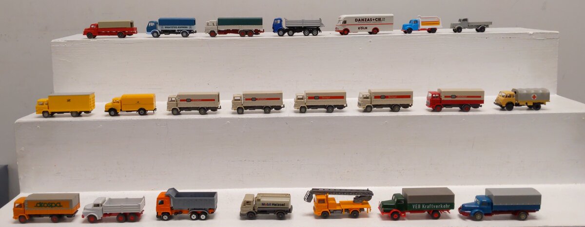 Wiking HO Scale Assorted Cars [22] EX