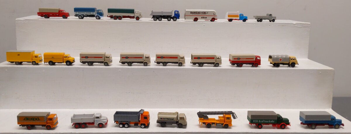 Wiking HO Scale Assorted Cars [22] EX