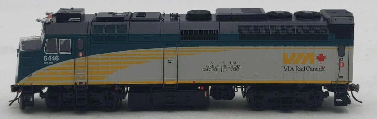 Rapido Trains 82518 HO VIA Rail Canada EMD Rebuilt F40PH-2D Diesel Loco #6446