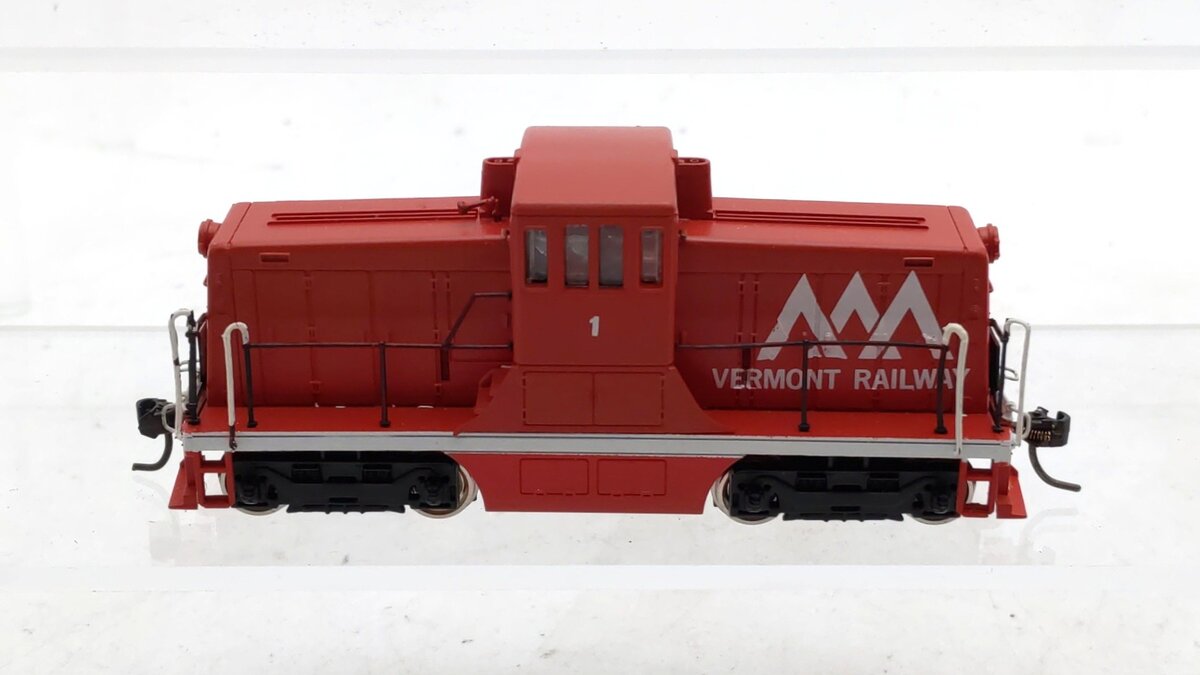 Bachmann HO Scale Vermont Railway GE 44-Toner Diesel Locomotive #1 Custom