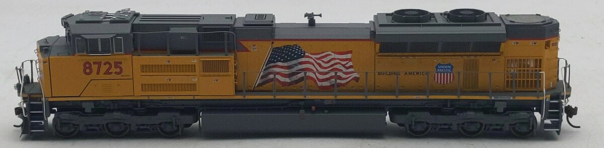 Athearn G68895 HO Union Pacific SD70ACe Diesel Locomotive #8725 w/ DCC & Sound