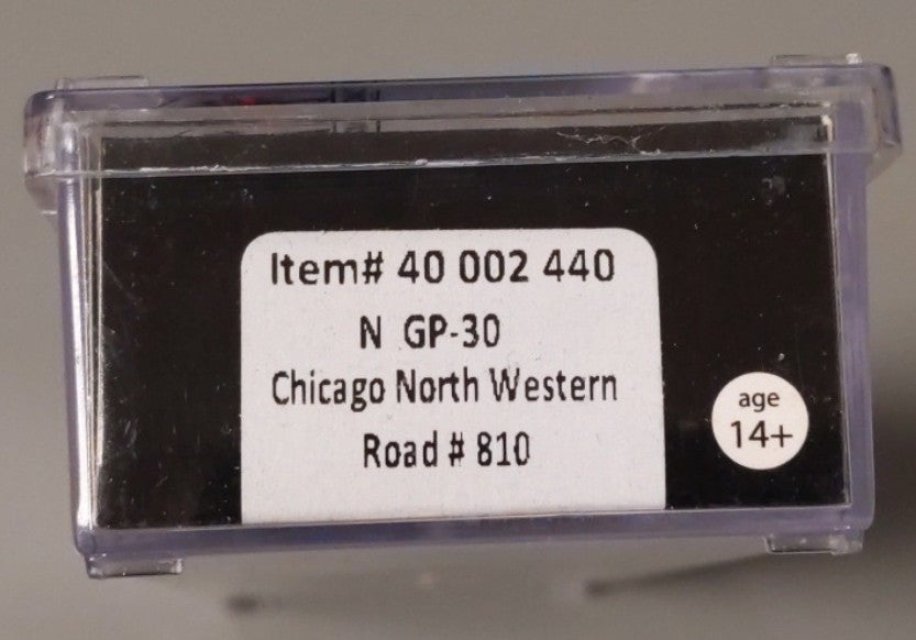 Atlas 40002440 N Chicago & North Western GP30 Diesel Locomotive #810 LN/Box