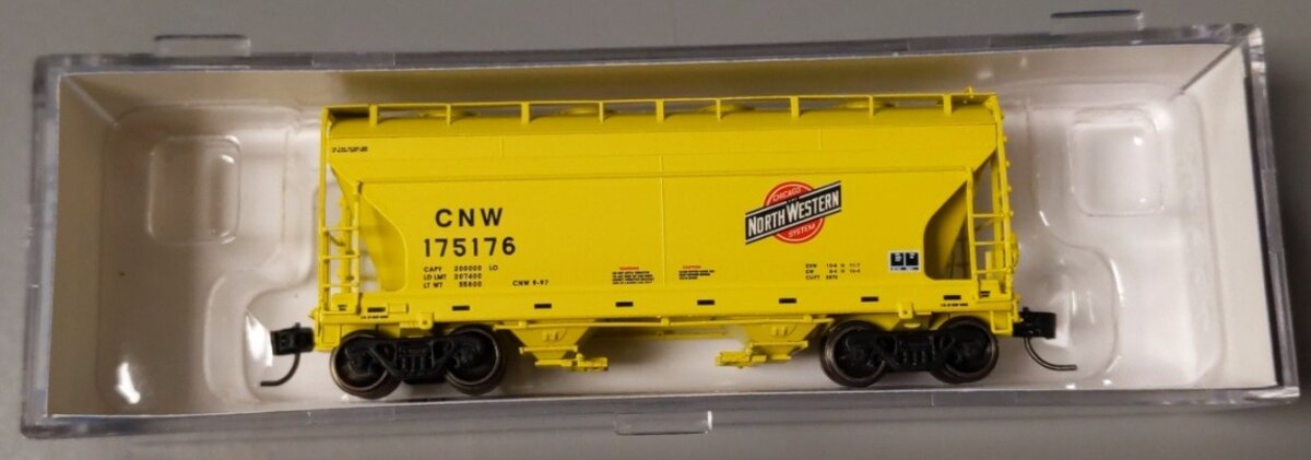 Athearn 12486 N Scale C&NW ACF 2970 Covered Hopper #175176