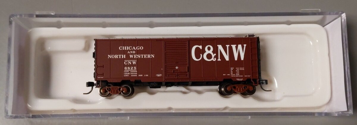 Atlas 50001936 N Chicago & North Western PS-1 40' Boxcar #6825