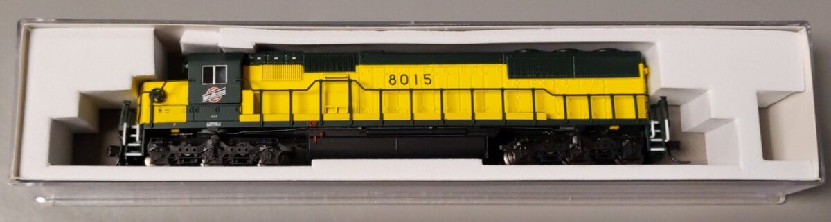 Atlas 40002639 N Chicago & North Western SD60 Diesel Locomotive #8015