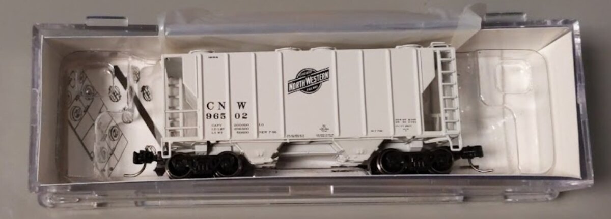 Athearn 12277 N Chicago & Northwestern PS-2 2600 Covered Hopper Car #96502