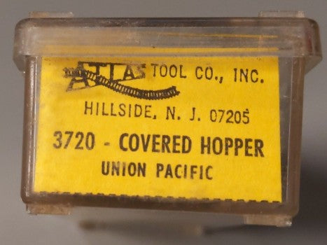 Atlas 3720 N Scale Union Pacific 3-Bay Covered Hopper #19711 LN/Box