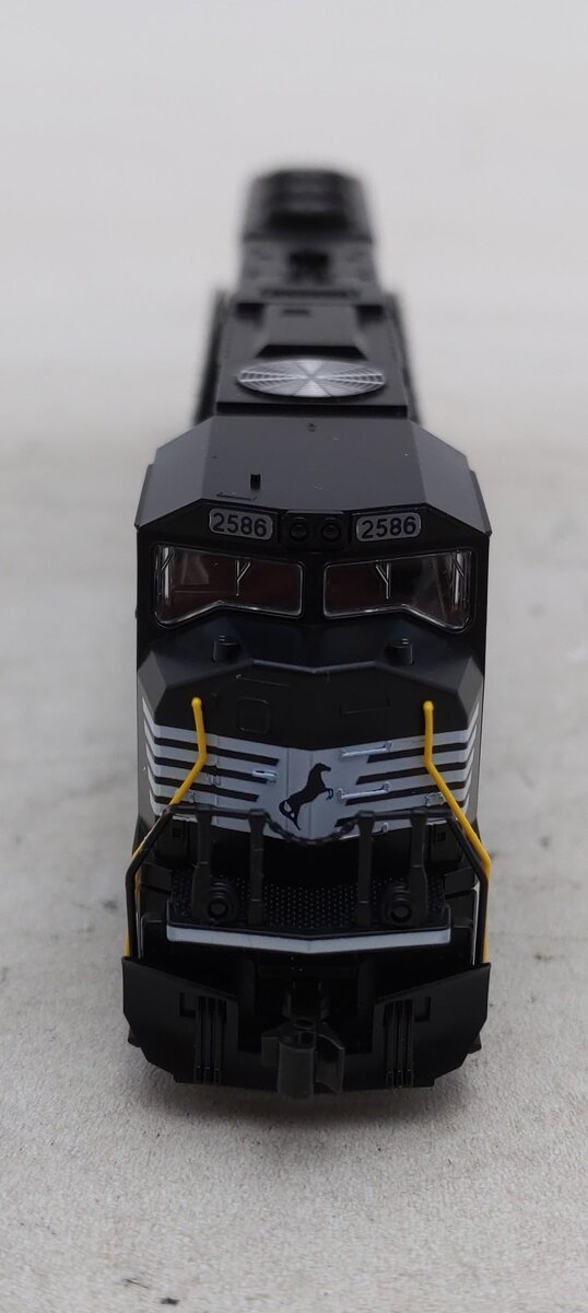 Kato 176-7614S N NS SD70M Flat Radiator Diesel Locomotive with DCC & Sound #2586 LN/Box