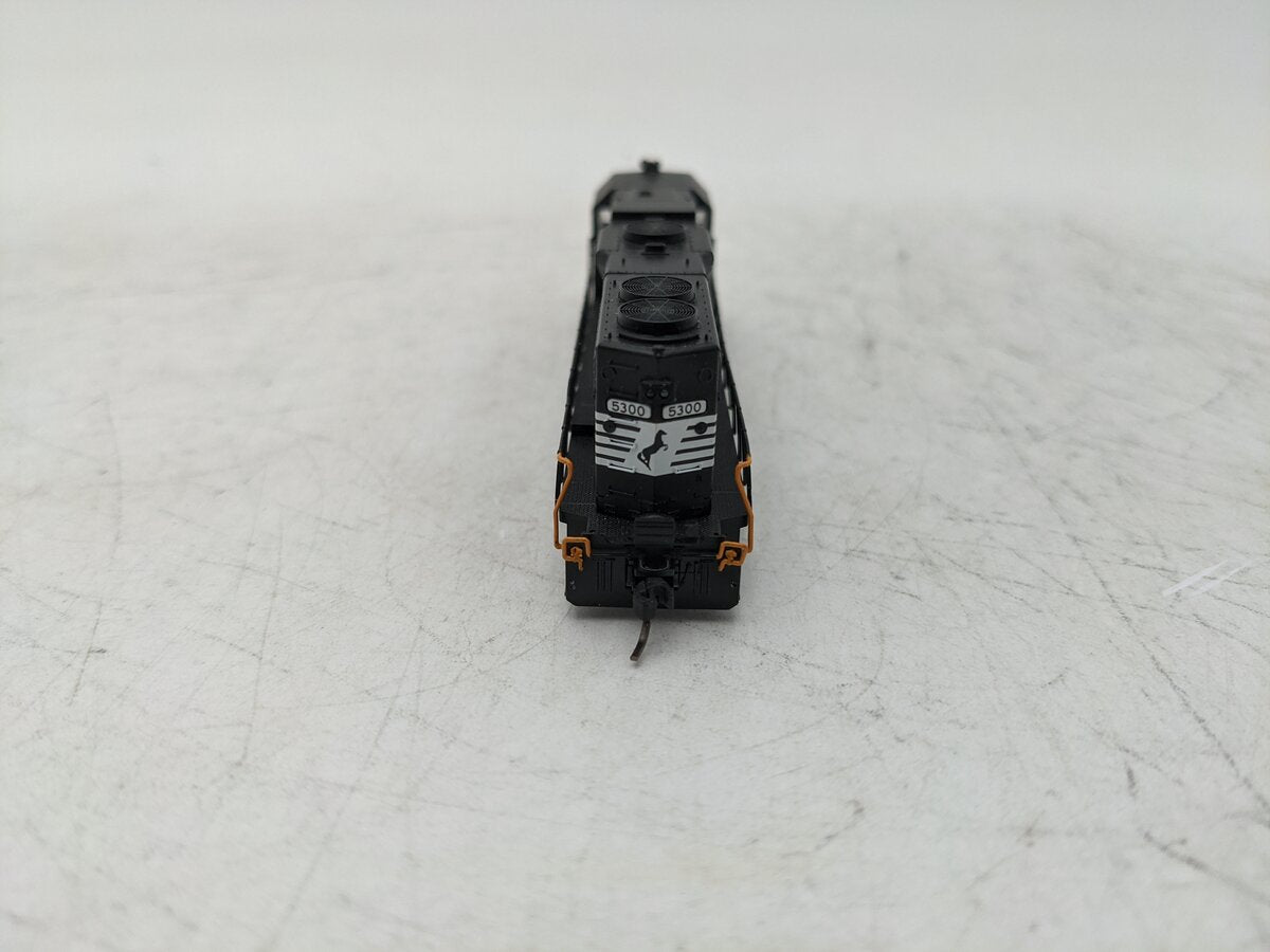 Atlas 40003626 N Scale Norfolk SouthernGP38-2 Locomotive #5300 EX/Box