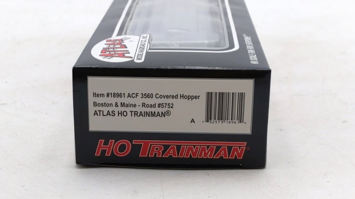 Atlas 18961A HO Scale Boston & Maine (BM) 3560 Centerflow Hopper #5752