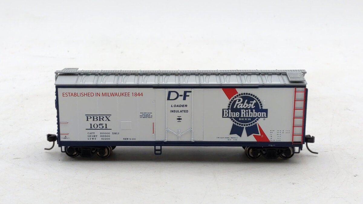 Atlas 20006332 HO Scale Pabst Blue Ribbon 40' Plug Door Boxcar #1051