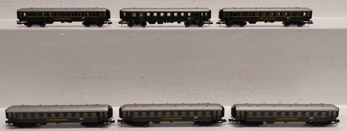 Trix N Scale Ferienexpress Passenger Cars [6] EX