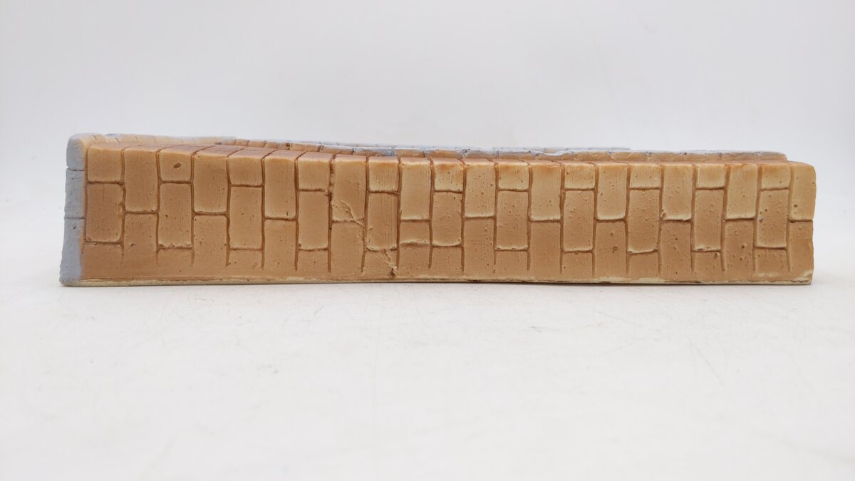 Isle Laboratories 160 G Scale Brick Foam Tunnel Portal EX