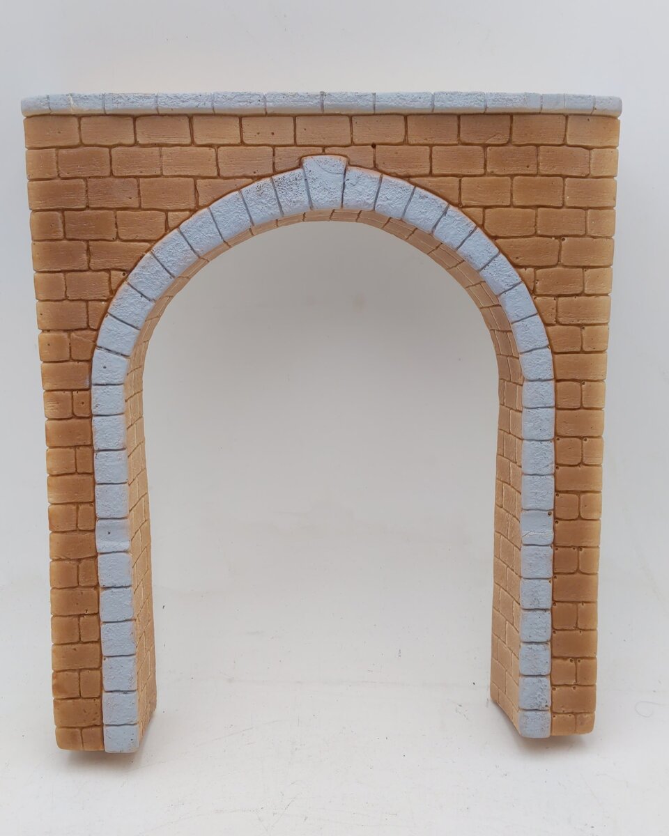 Isle Laboratories 160 G Scale Brick Foam Tunnel Portal EX
