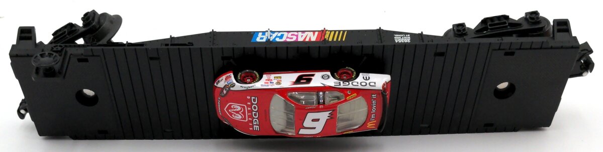 Lionel 6-26354 O Gauge Kasey Kahne Flatcar w/ Stock Car