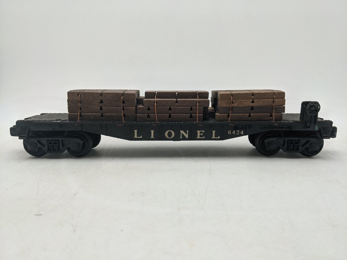 Lionel 6424 Vintage O Flatcar with 2 Red Automobiles W/Load VG