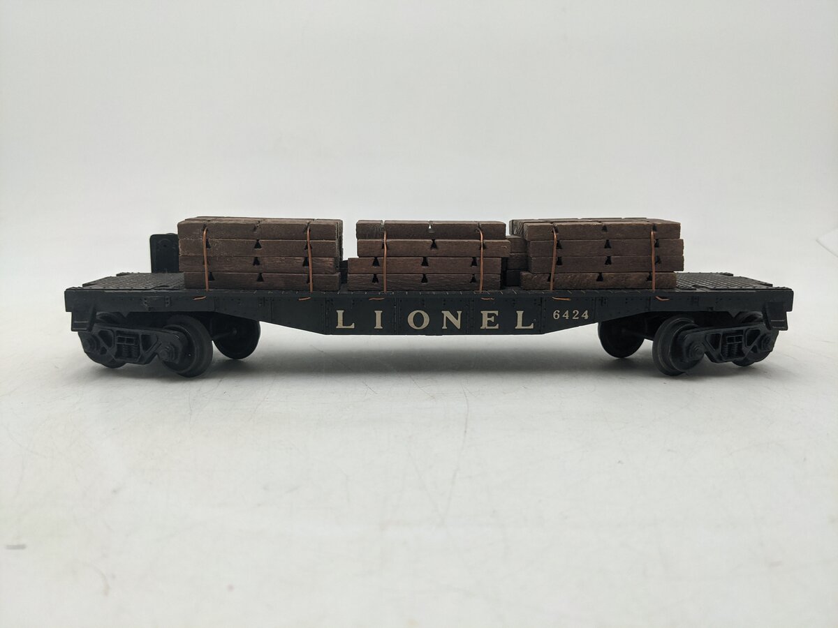 Lionel 6424 Vintage O Flatcar with 2 Red Automobiles W/Load VG
