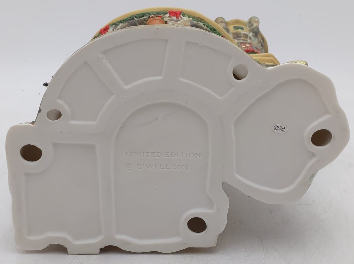 Heartland Valley Village Deluxe Porcelain Lighted House Red Lion Inn EX/Box