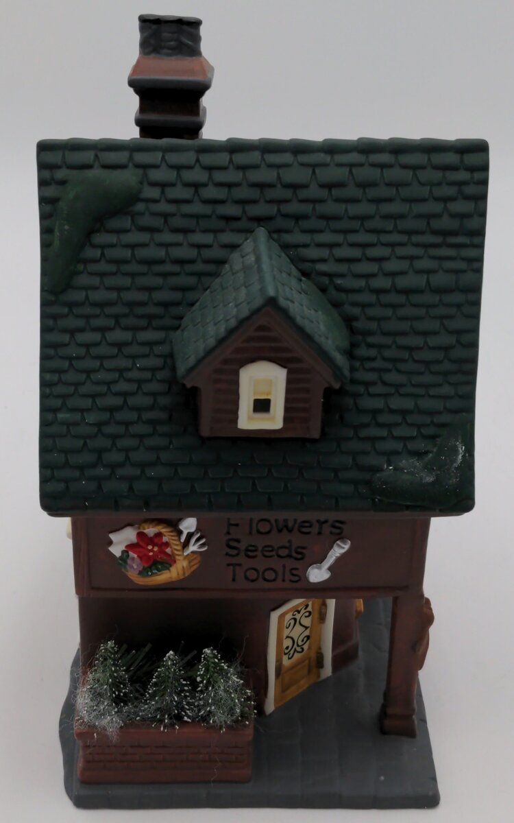 Heartland Valley Village Porcelain Garden House EX/Box