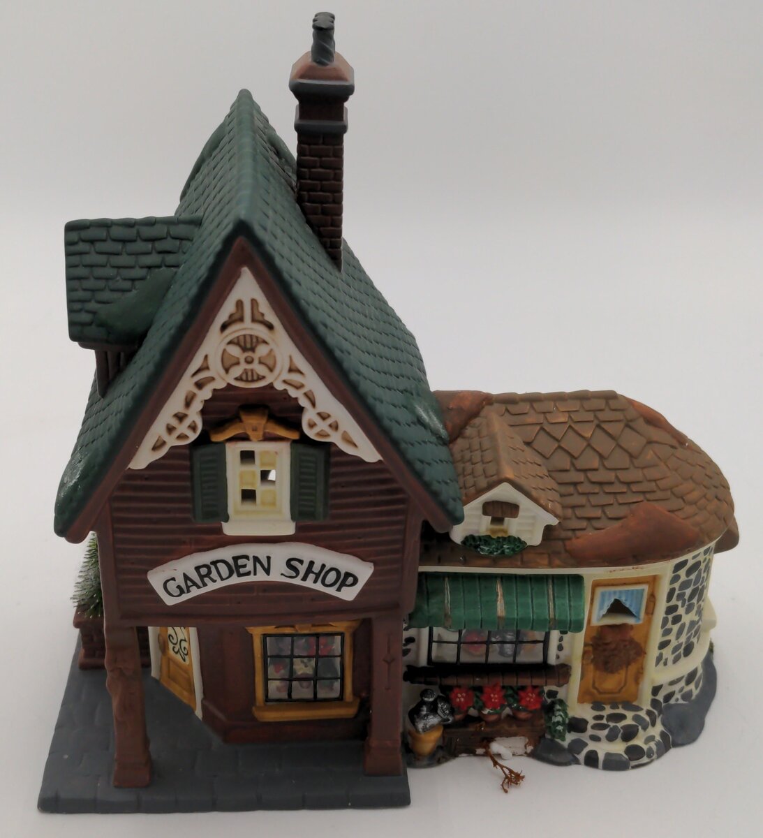 Heartland Valley Village Porcelain Garden House EX/Box
