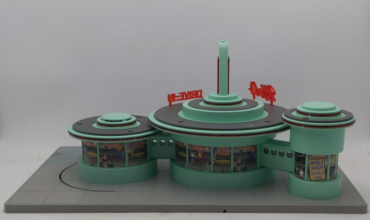 MTH 30-9188 O Mel's Operating Drive-In Diner EX