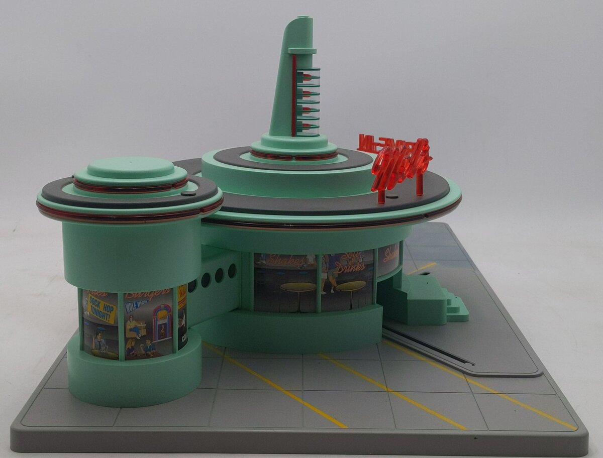 MTH 30-9188 O Mel's Operating Drive-In Diner EX
