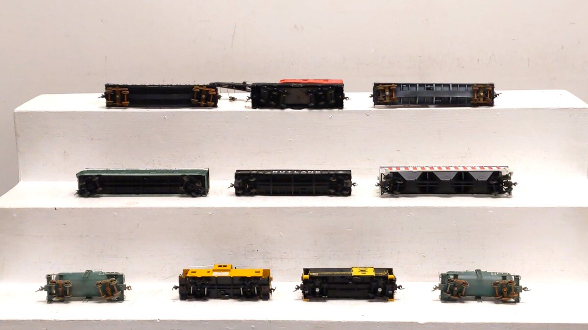 Custom HO Scale Assorted Freight Cars [10]
