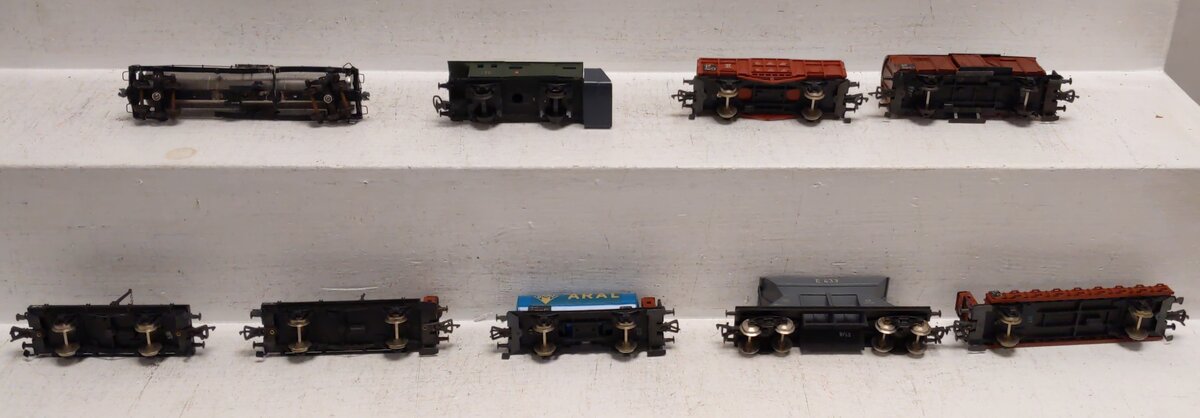 Fleischmann & Other Assorted HO Scale Freight Cars [8] EX