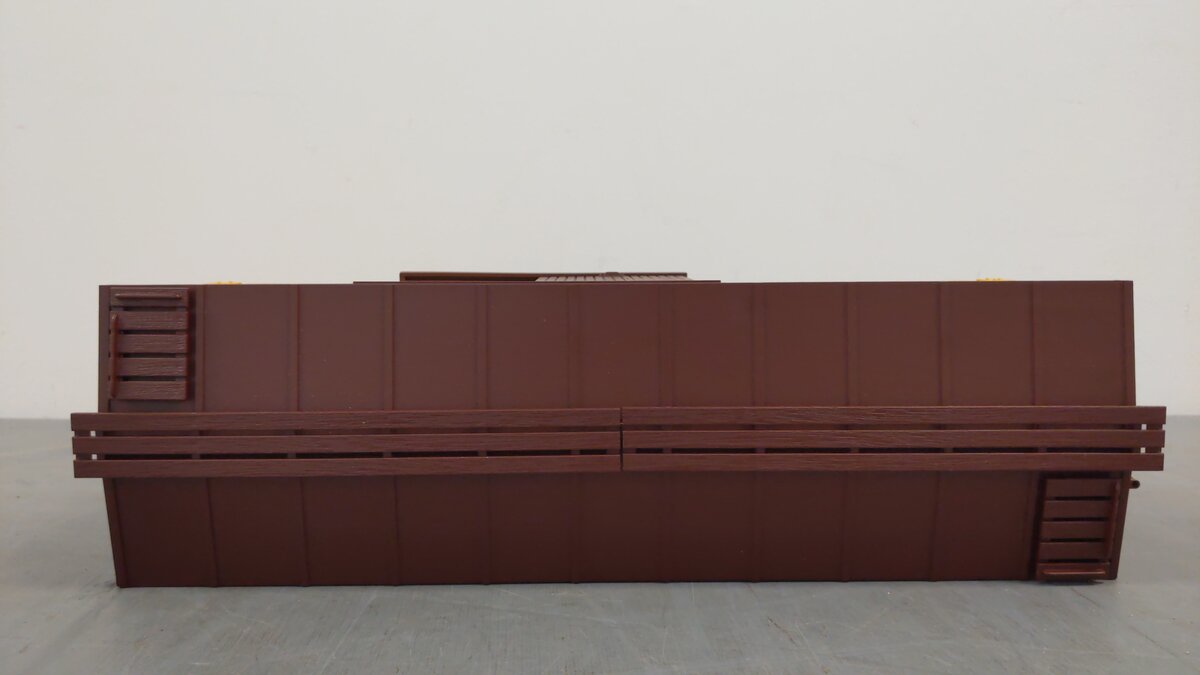 USA Trains R1922 G Scale White Pass & Yukon Wood Boxcar EX/Box