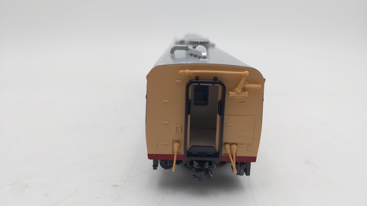 Kato 1-607-1 HO Scale JNR Kiha 82 Series Passenger Car EX