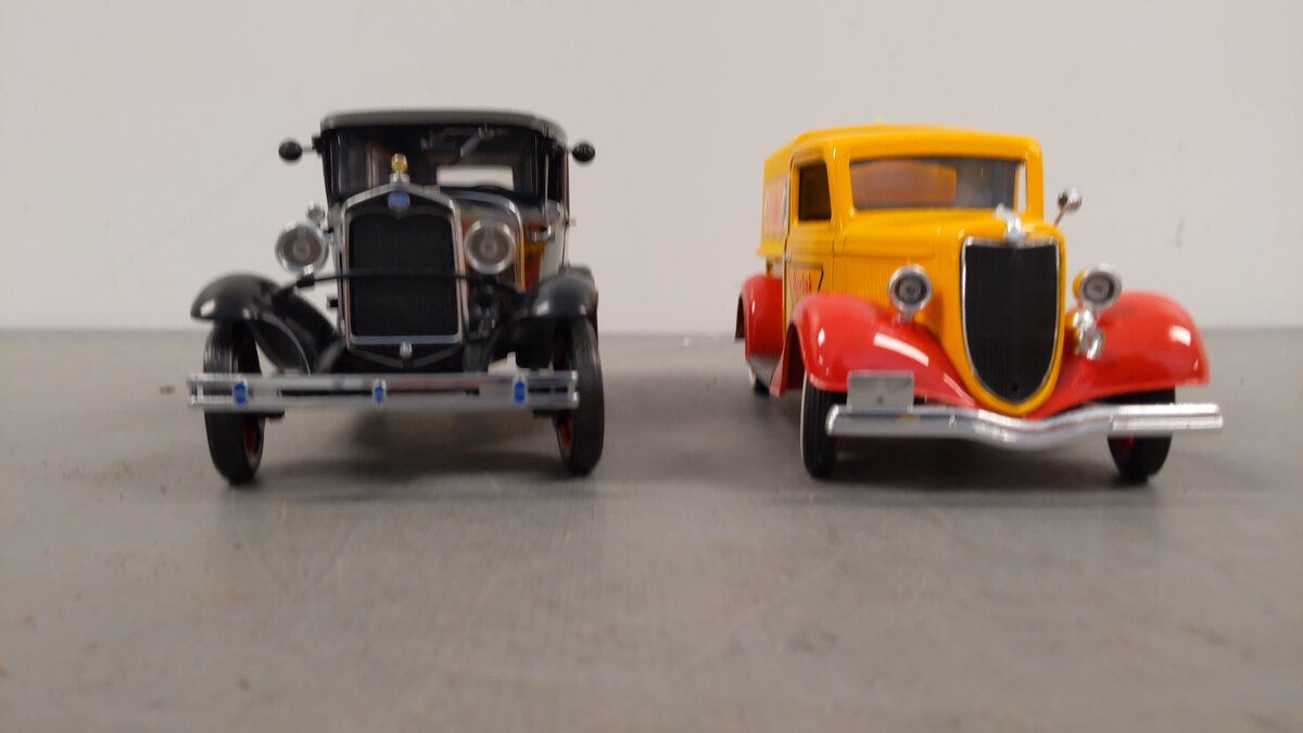Motor City And Solido 1:18 Scale Assorted Diecast Cars [2] EX