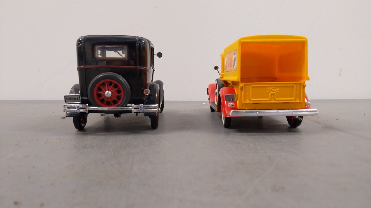 Motor City And Solido 1:18 Scale Assorted Diecast Cars [2] EX