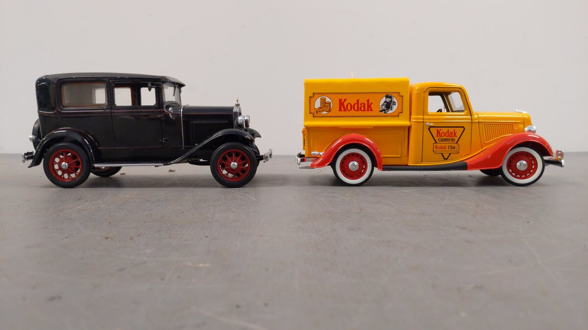 Motor City And Solido 1:18 Scale Assorted Diecast Cars [2] EX