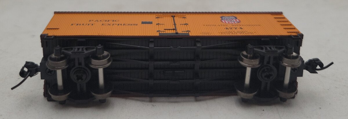 Athearn 06578 N Pacific Fruit Express 36' Old Time Wood Reefer #4774