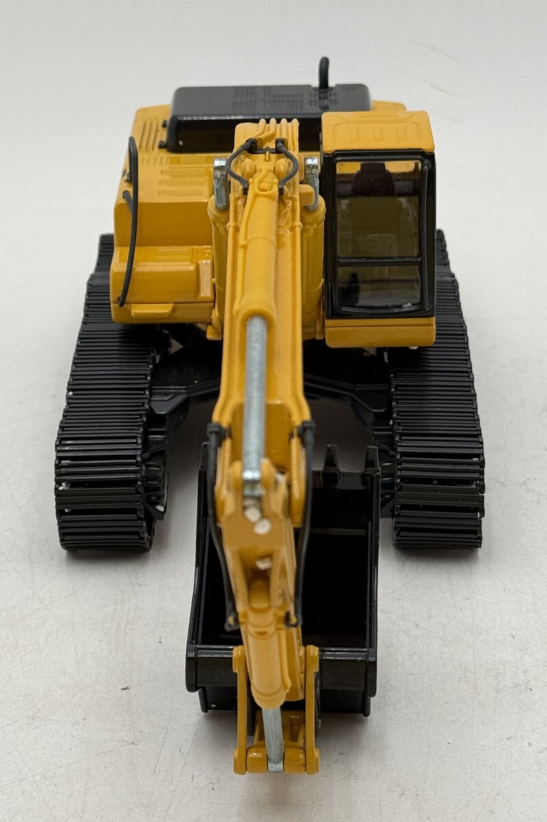 Komatsu 266 1:32 Die Cast Joal PC450LC-6 Excavator LN/Box
