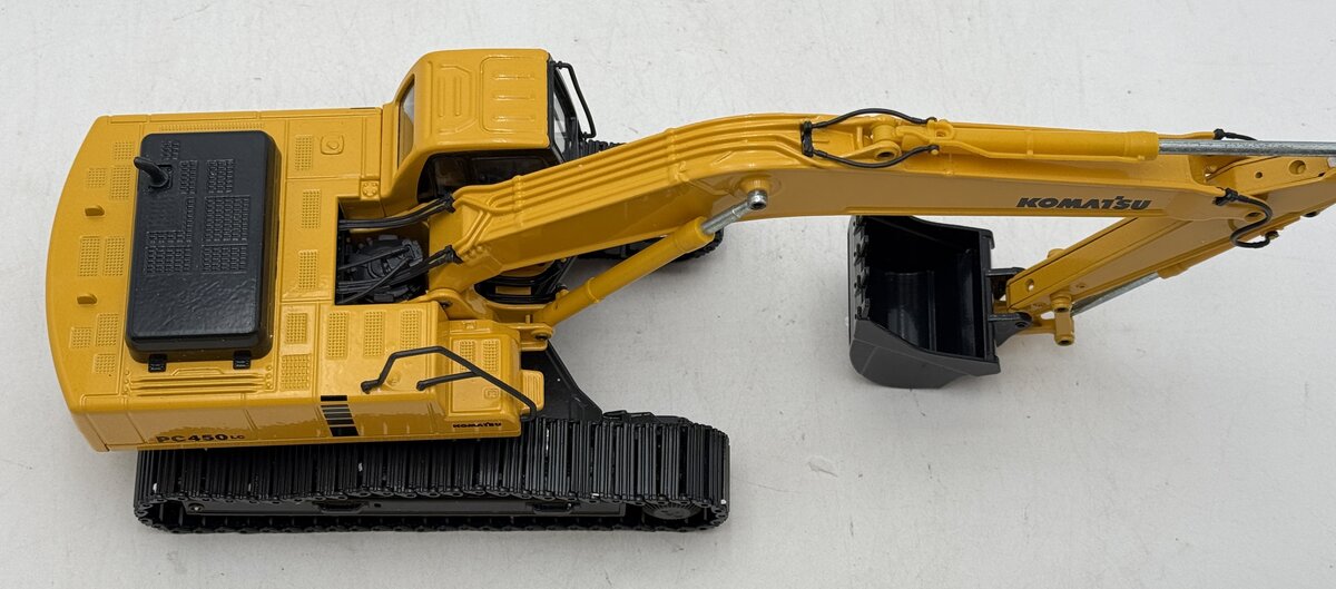 Komatsu 266 1:32 Die Cast Joal PC450LC-6 Excavator LN/Box
