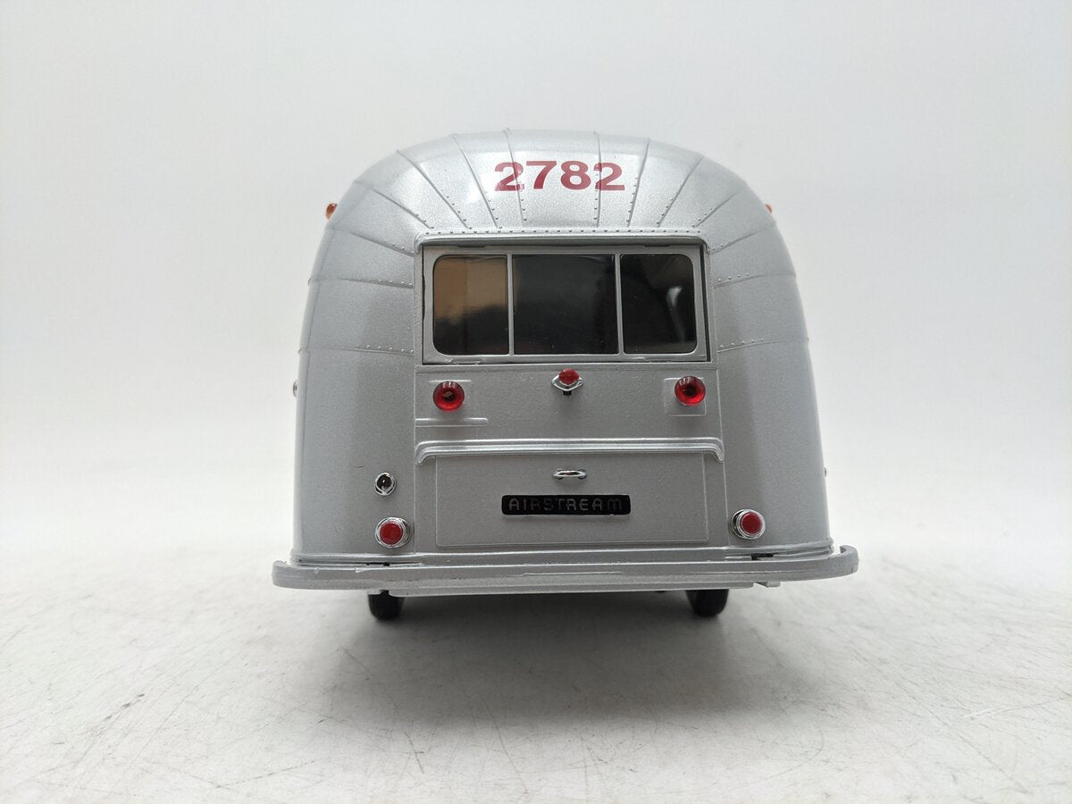 Motor City 2782 1:18 Scale Classics Airstream Trailer EX